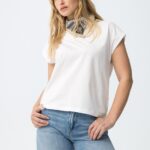 ¡Última! Camiseta Escote Pico Blanca