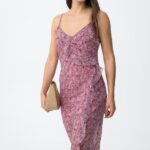 Vestido Largo Con Volante En Escote