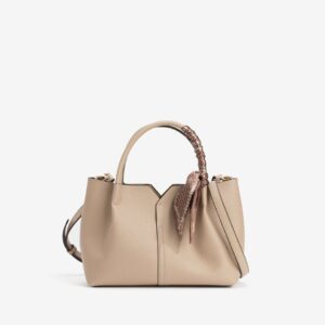 Bolso Con Pañuelo Decorativo Color Beige