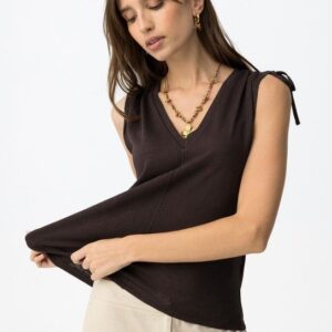 Top Con Lazadas En Hombros Marrón