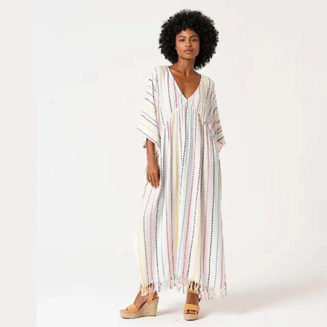Elegante, con estilo y con un tejido súper suave 😍
•••
www.anacondemoda.es
•••
#buenosdiasmundo 
#kaftan
#surkana
#marcaespañola
#vamosalaplaya
#anacondemodaes
#sevillahoy